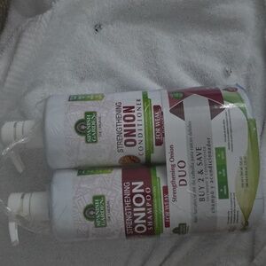 Spanish Garden Duo Shampoo And Conditioner Bottles